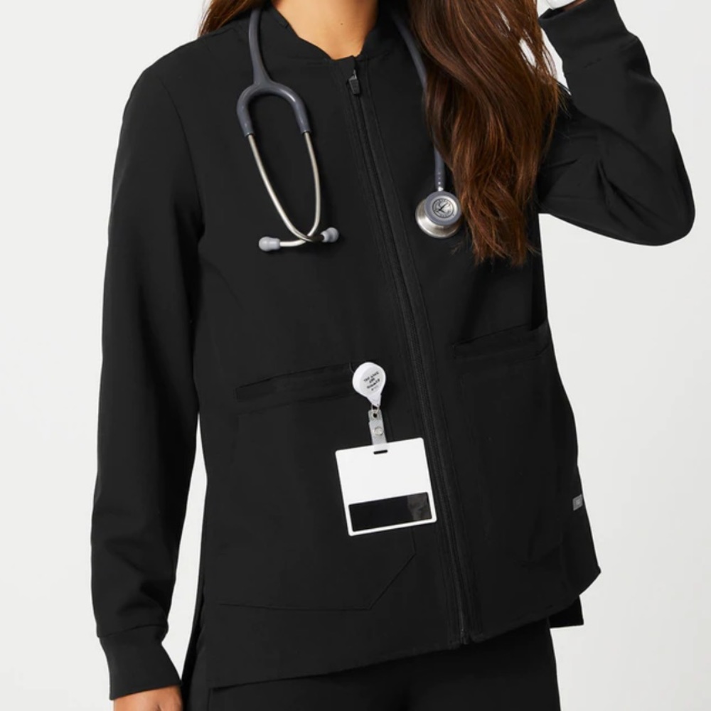 Figs Bellery Scrub Jacket in Black